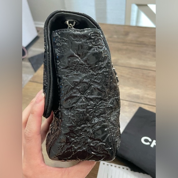 CHANEL Lucky Symbols Flap Bag - Picture 3 of 16